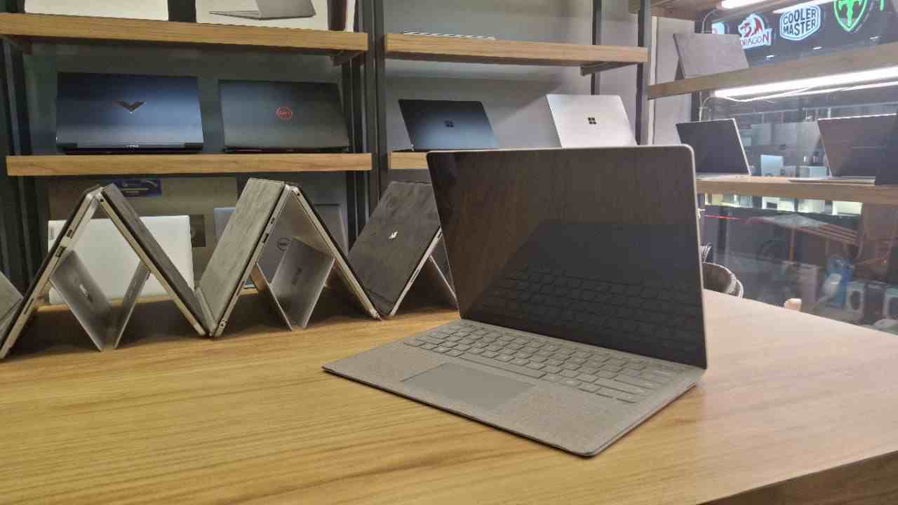 لپ تاپ استوک مایکروسافت Surface Laptop 2 | 16GB RAM | 256GB SSD | i5