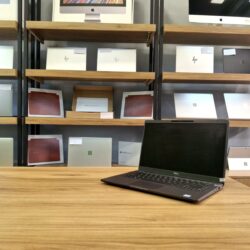 لپ تاپ استوک دل مدل ۷۷۴۰ | laptop dell 7740 i7 | 16 gig | 256